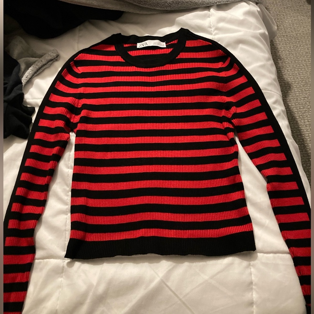 red and black stripes